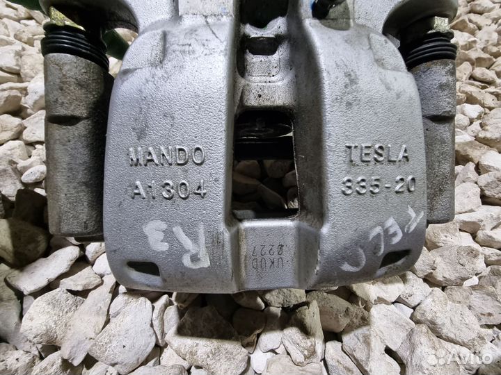 Суппорт задний Tesla Model 3