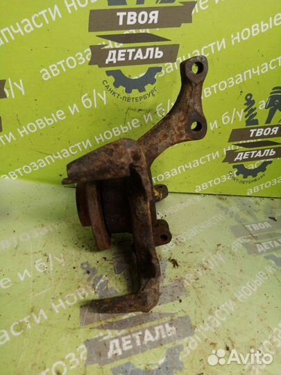 Ступица цапфа кулак передняя правая Vw Golf 2 1.8