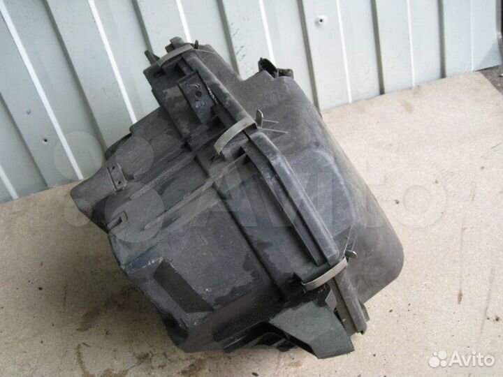 Корпус воздушного фильтра Volvo XC90 2.4 TD