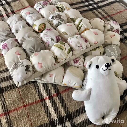 Коврик, подушка