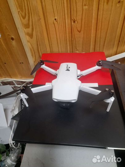 Квадрокоптер hubsan zino mini se