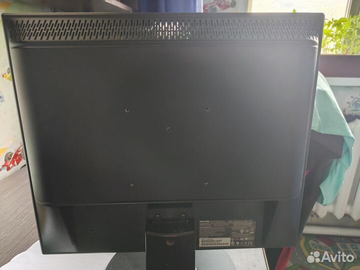 Монитор philips 190v