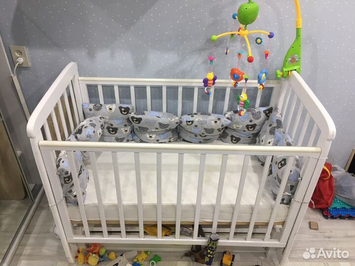 Детская кровать с продольным маятником