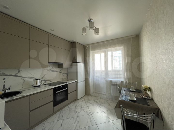2-к. квартира, 60 м², 3/17 эт.