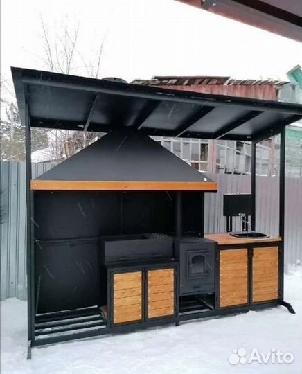 Мангал с крышей