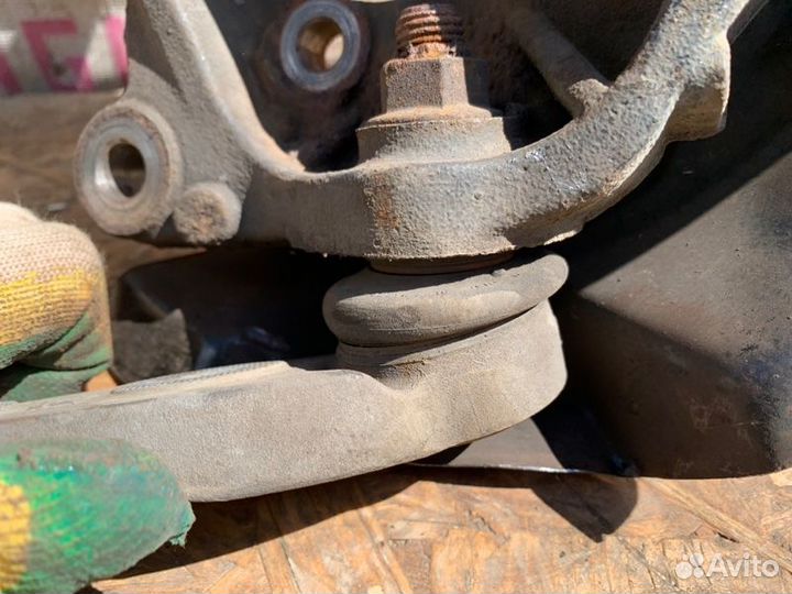 Поворотный кулак передний правый Mini Cooper