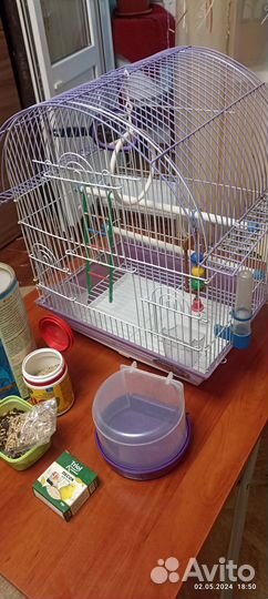 Продам клетку для попугая и дополнительный набор