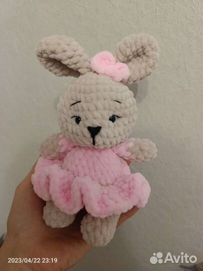 Зайчик плюшевый