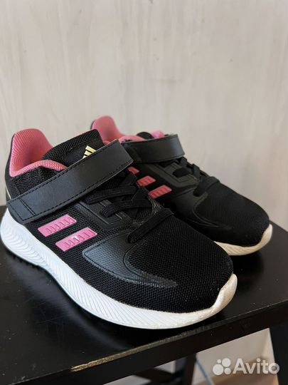 Кроссовки для девочки adidas 26