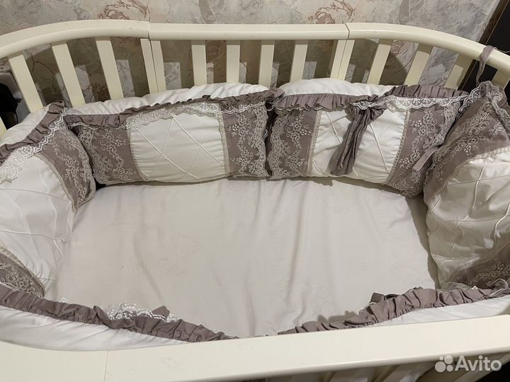 Детская кровать с матрасом, бортиками, с маятником