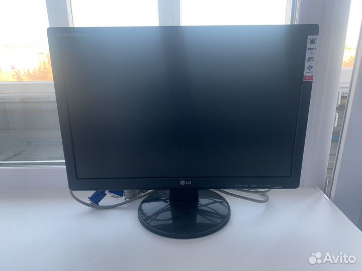 Монитор LG flatron w2042s неисправен