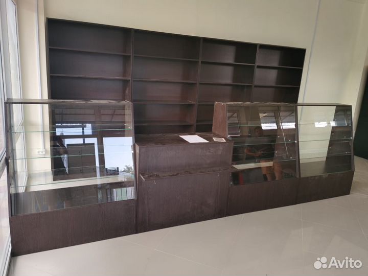 Стеллаж и витрина, прилавки из лдсп