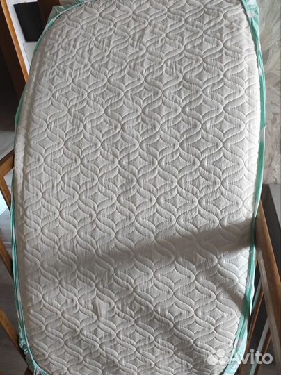 Детская кроватка с поперечным маятником