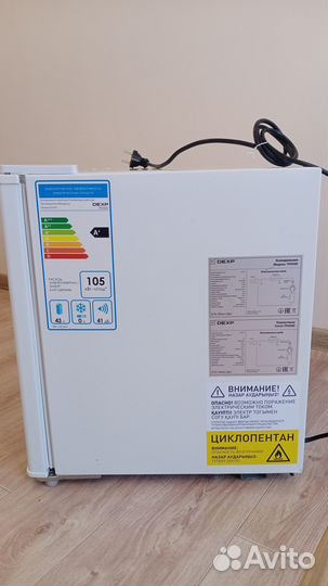 Продается холодильник компактный dexp TF050D