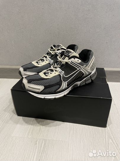 Кроссовки Nike Zoom vomero 5 SE SP