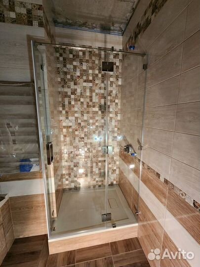 Стеклянная душевая перегородка