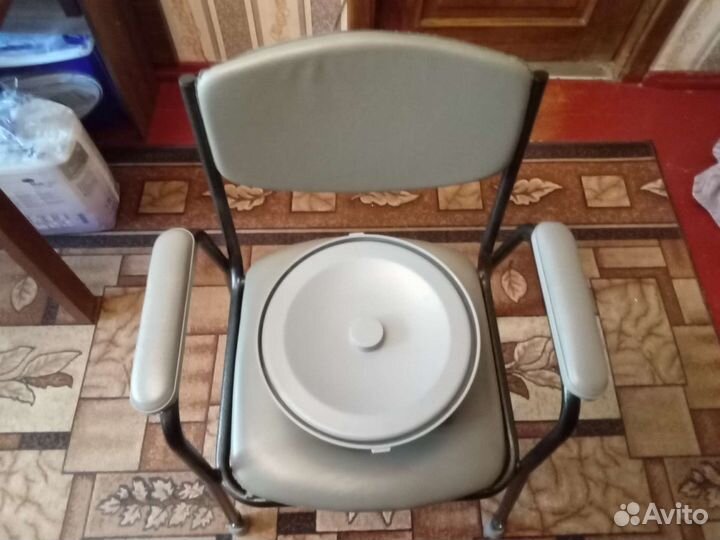 Стул-туалет для пожилых людей и инвалидов