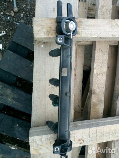 Топливная рампа 1.6 AKL, ALH, BFQ, AVU