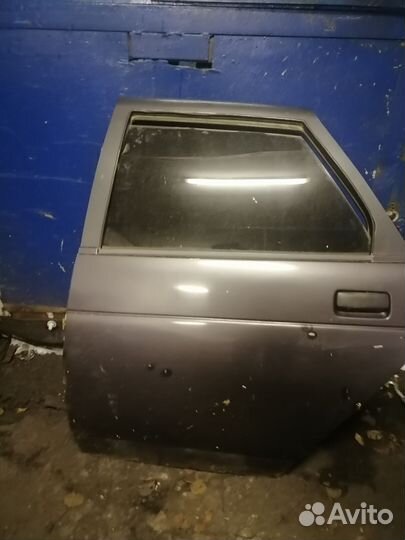 Задние двери