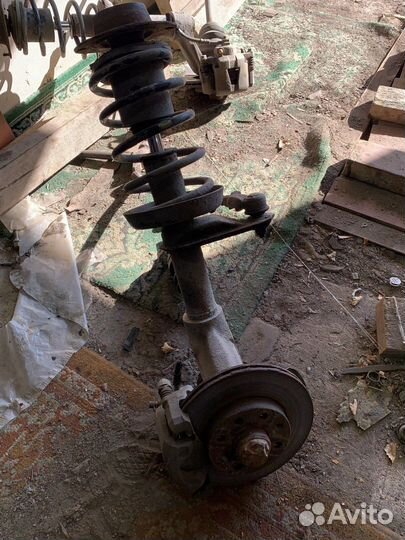 Передние стойки в сборе на Daewoo nexia,lanos