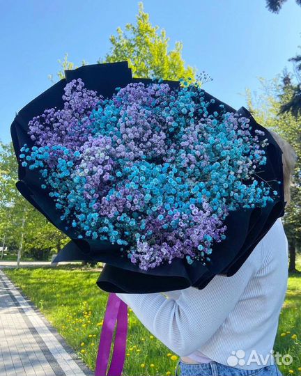 Букет из ярких гипсофил