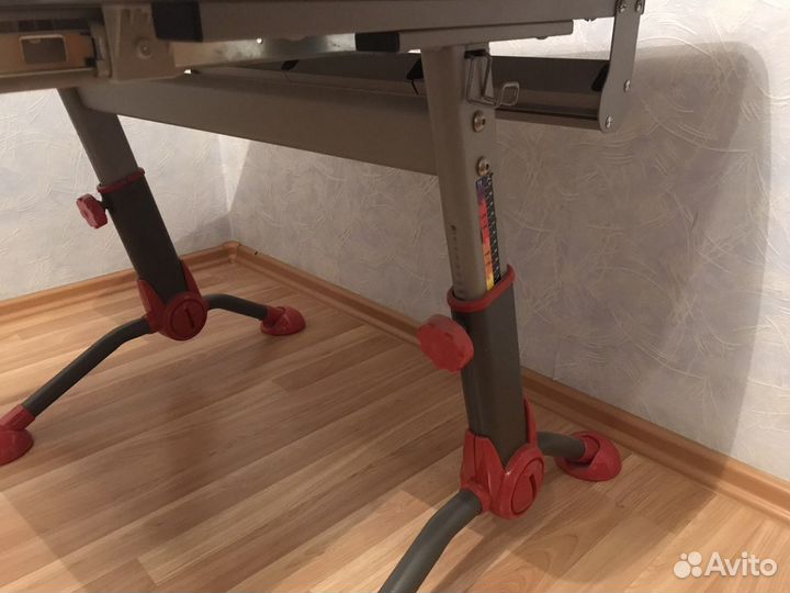 Детская растущая парта письменный стол