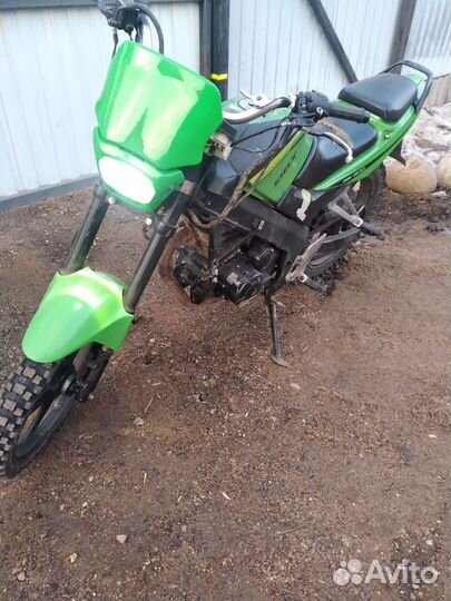 Мотоцикл raser 200