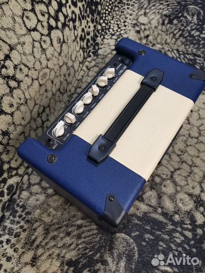 Гитарный комбоусилитель Cort CM 15 R