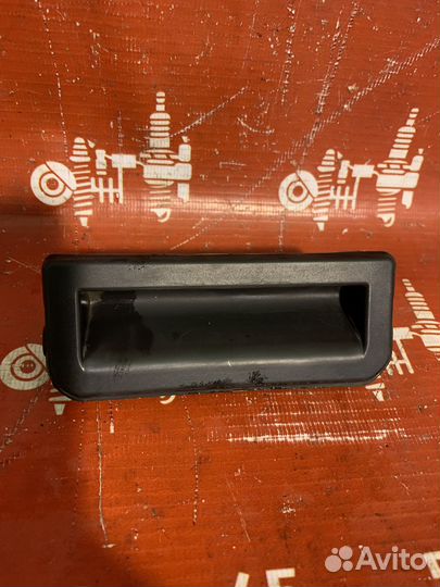 Volkswagen Polo Кнопка открывания багажника