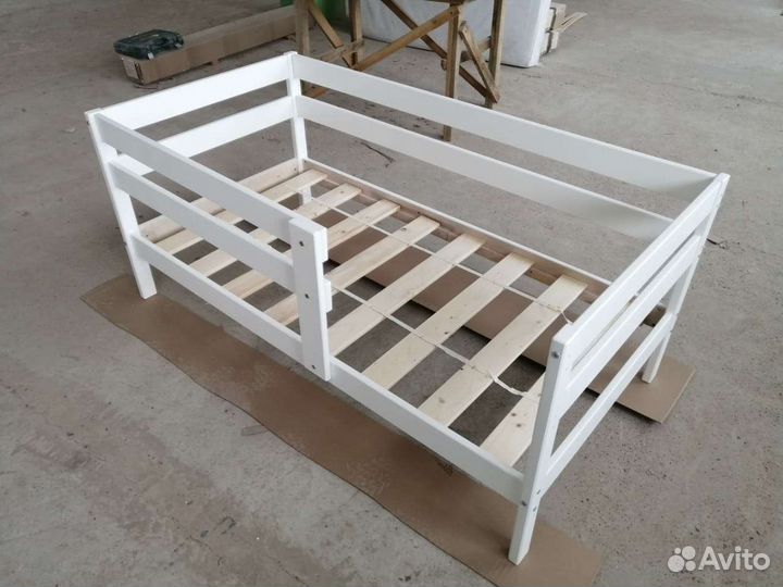 Кроватка детская софа домик массив березы