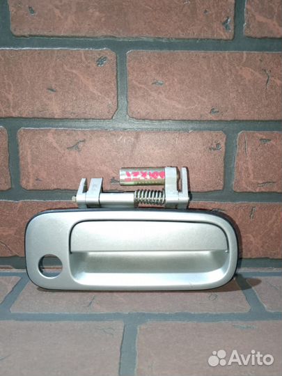 Ручка двери внешняя toyota mark II JZX100 1JZ-GE FR/RH