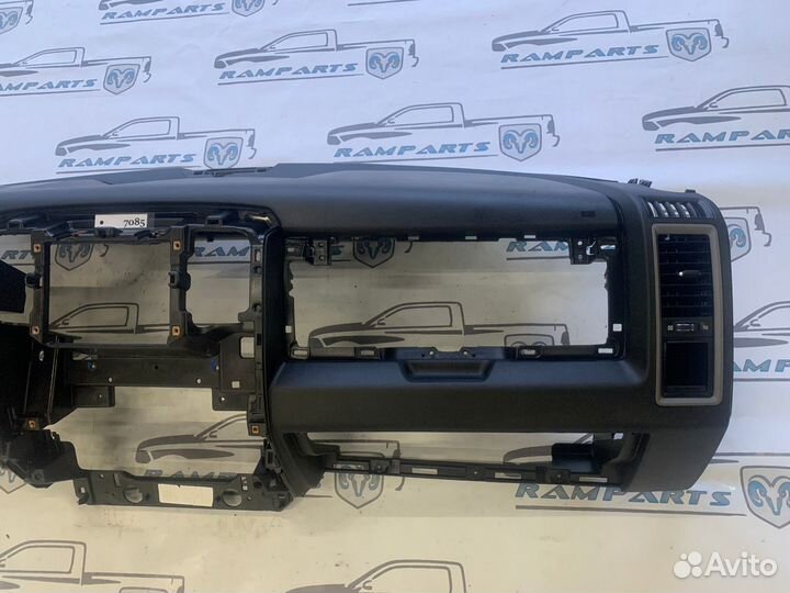 Панель передняя салона (торпедо)