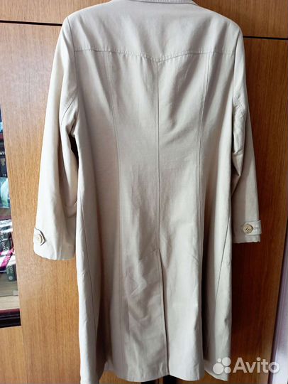 Женский плащ