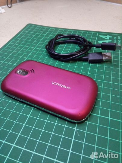 Телефон Alcatel One touch 900