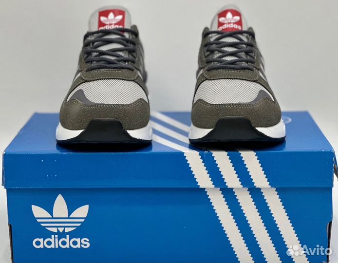 Кроссовки adidas zx700