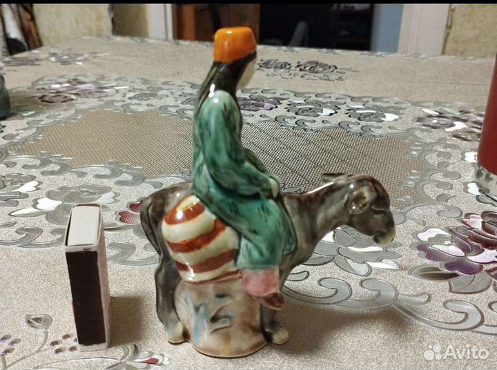 Старинная статуэтка 