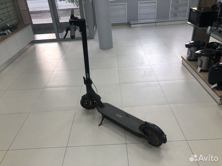 Мр32) Электросамокат Ninebot