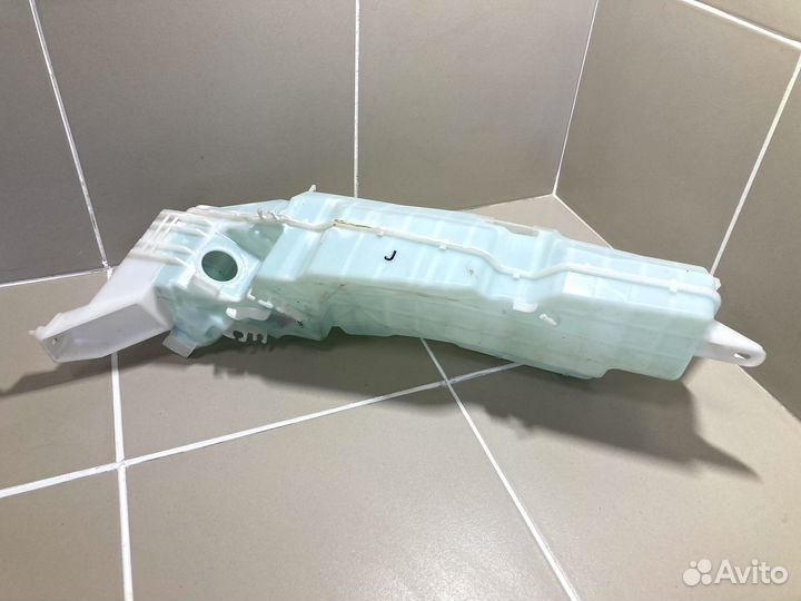 Бачок стеклоомывателя Toyota LC200 / Lexus LX570