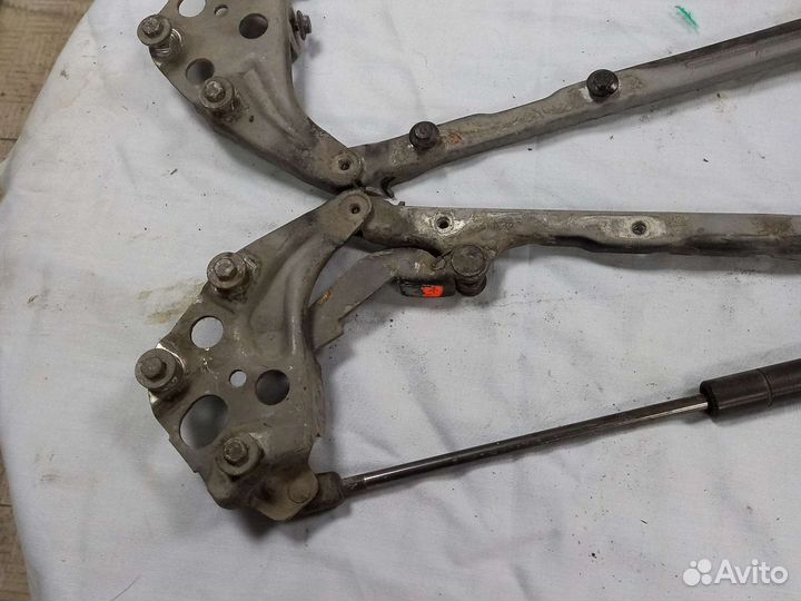 Петли капота Мерседес W210