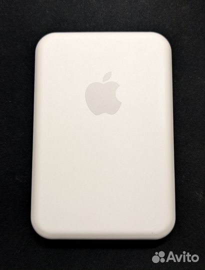 Apple MagSafe battery pack