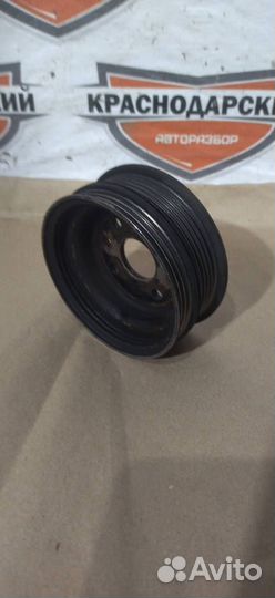 Шкив помпы 1637115050 Toyota Corolla AE100 5AFE