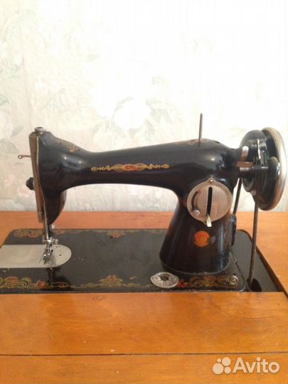 Машинка швейная