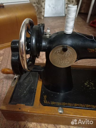 Продам швейную машинку, производство СССР