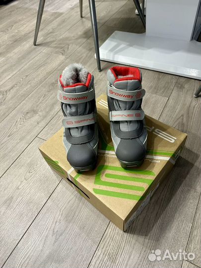 Лыжные ботинки 35-36 spine