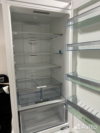 Хододильник Bosch KGN39XW2AR