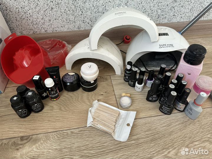 Лампы и материалы доя маникюра для отработки