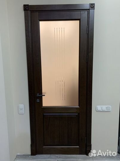 Двери межкомнатные из массива