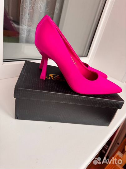 Туфли женские праздничные