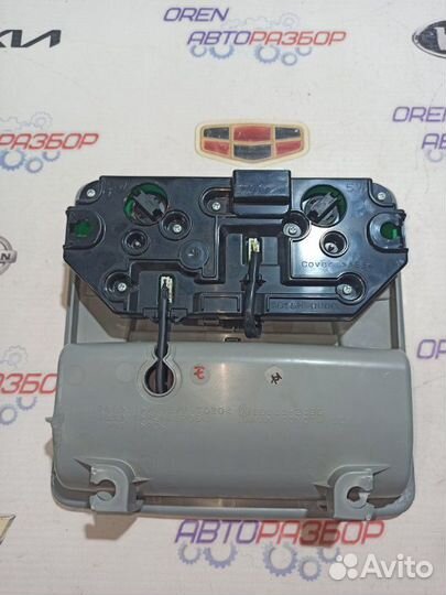 Плафон подсветки салона передний Toyota Camry 55