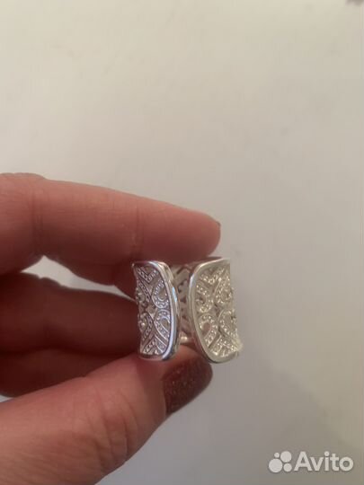 Широкое кольцо серебряного цвета фианиты 17